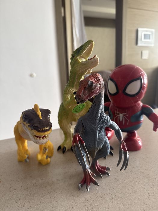 Динозавры игрушки с марвина