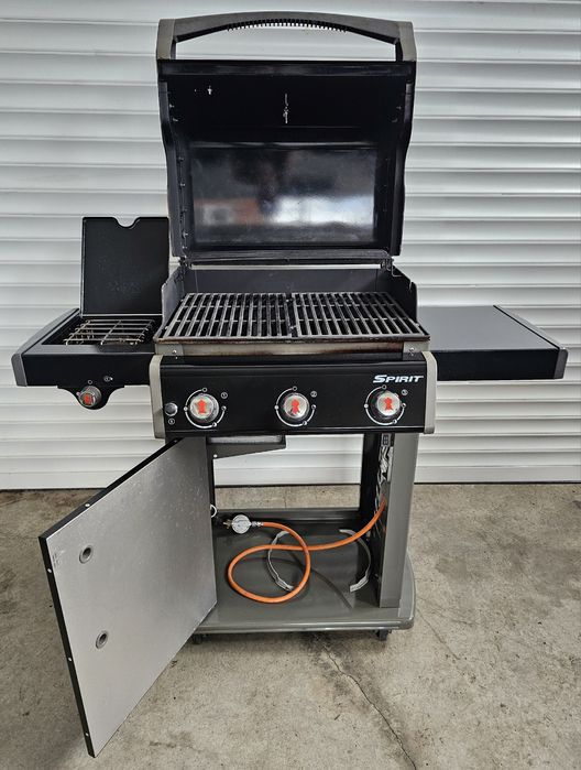 Газово барбекю WEBER