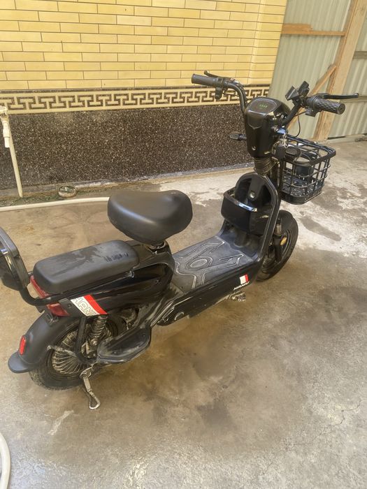 Скутер сотилади,