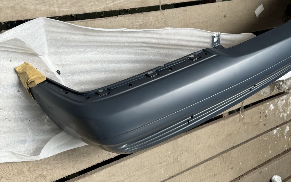 Передний бампер на Mercedes W140