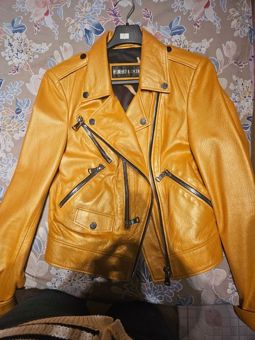 Кожено яке жълто