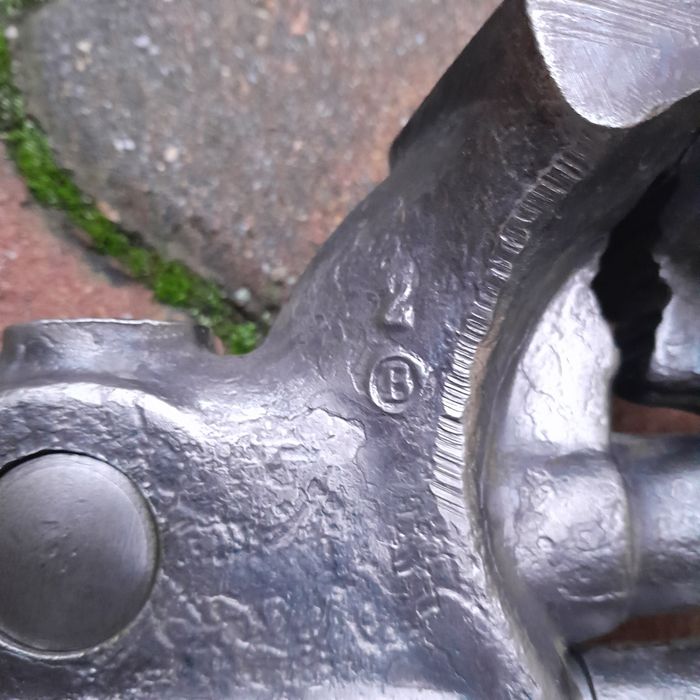 Vand menghina Heuer Front