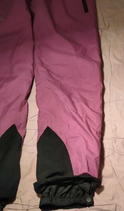 Зимен ватиран дамски комплект – яке с качулка и панталон!