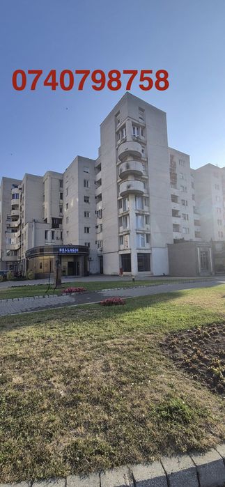 Vand apartament 3 camere ,centrul nou