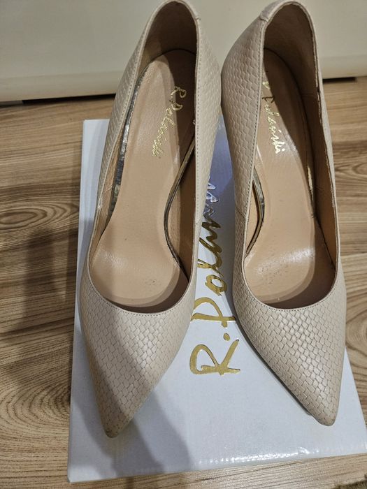 Елегантни обувки, естествета кожа с ток размер 38