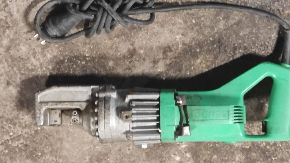 Masina de taiat  fierul beton pana la fi 18 în stare excelenta