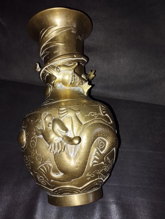 антична бронзова ваза