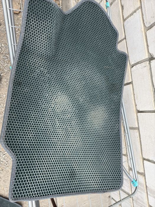 Полики на камри 40