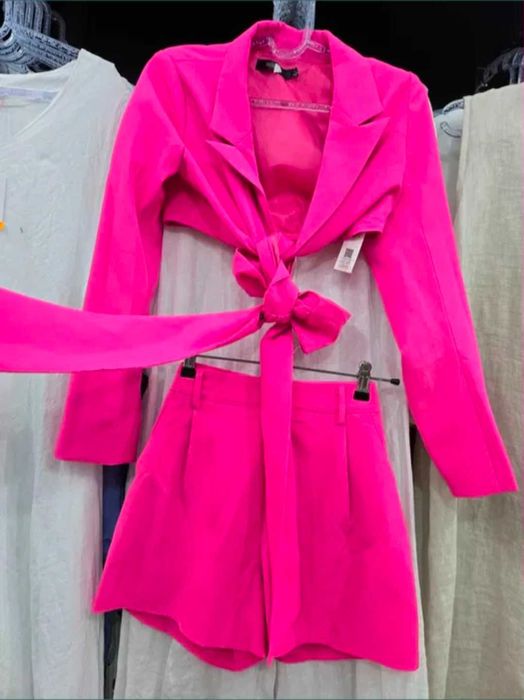 Комплект missguided xs розово цикламено късо сако къси панталонки нов