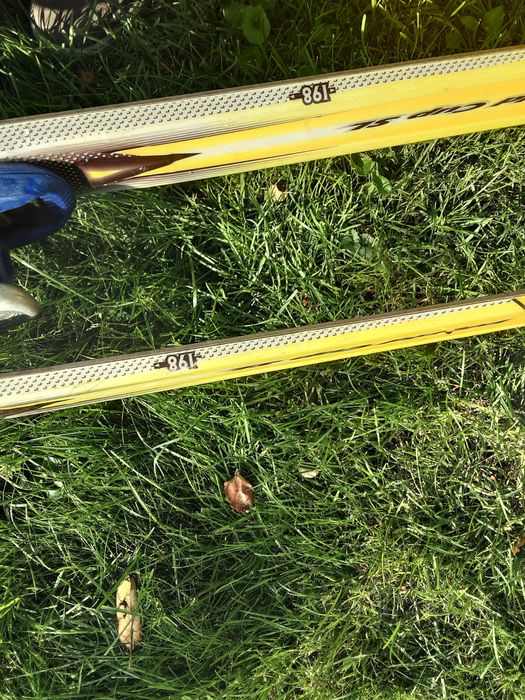 Лыжи для слалома.