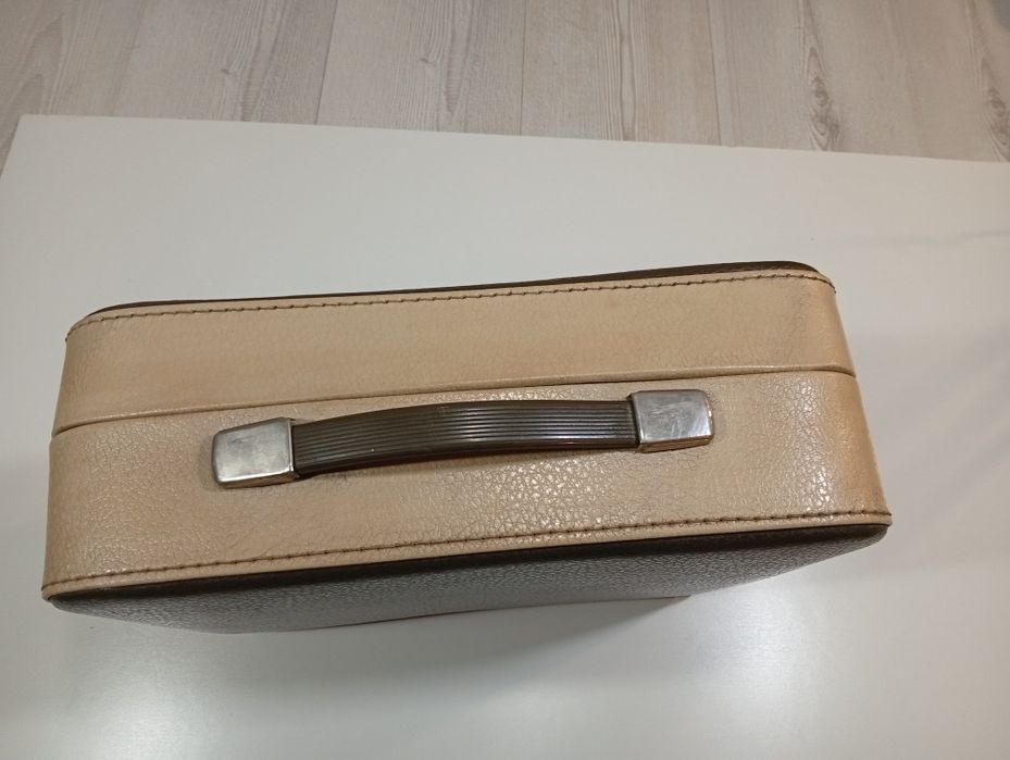 Продавам ретро грамофон „Емона“ с куфар