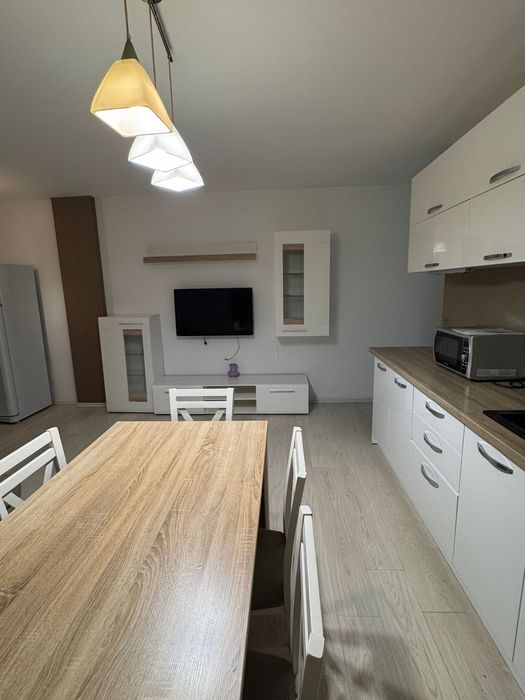 Inchiriez apartament Doamna Stanca