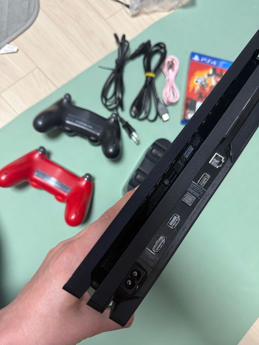 PlayStation 4 pro 1tb uyinlari bilan