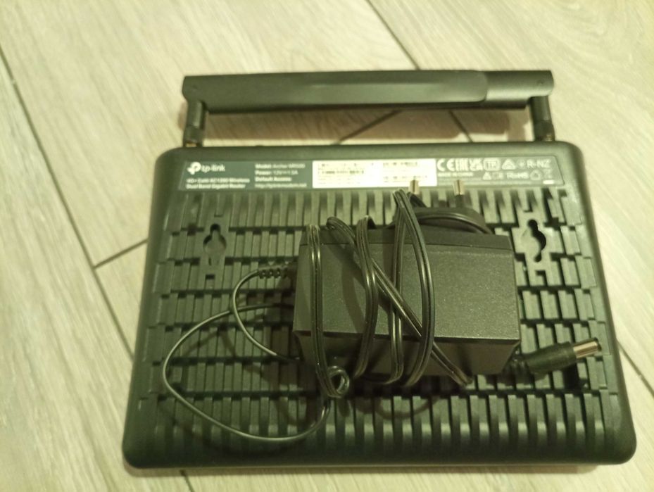 Vând router wireless tp-link, model Archer MR500, 4G+ Cat6 AC1200