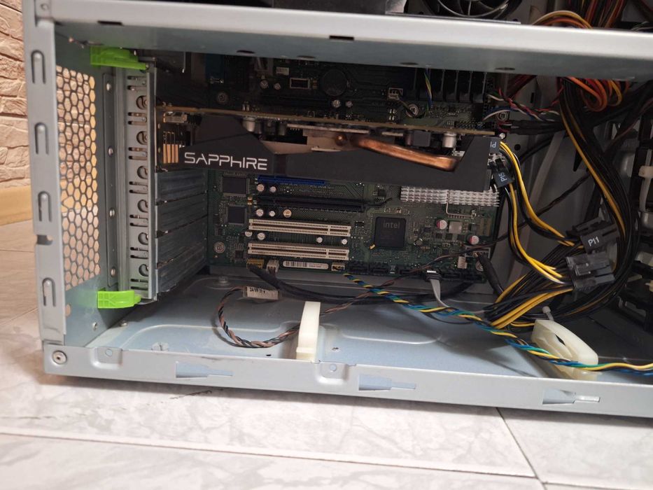 Работна станция Fujitsu Celcius M470 2