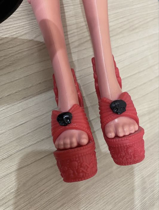 Монстряшка куколка