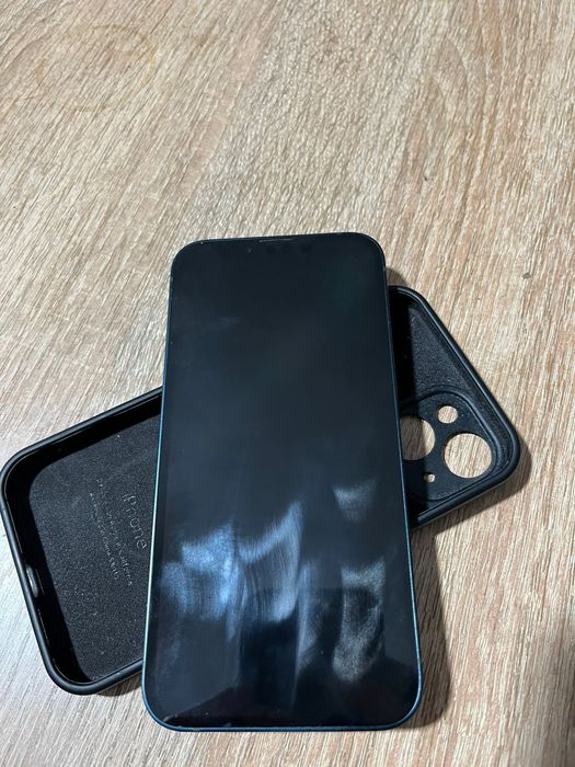 Айфон 13 в хорошем состоянии