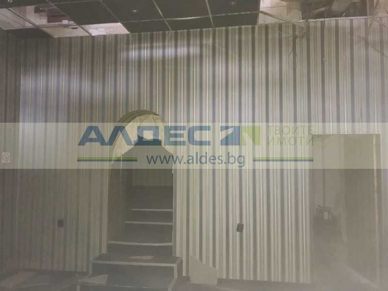 Продава магазин до Лъвов мост