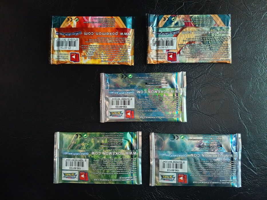 5 Pachete de carti pokemon sigilate.