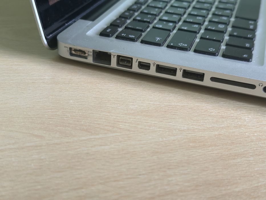 Apple MacBook Pro 13.3 - inch