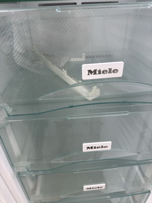Miele фризер А+++ за вграждане мострен Germany ГАРАНЦИЯ