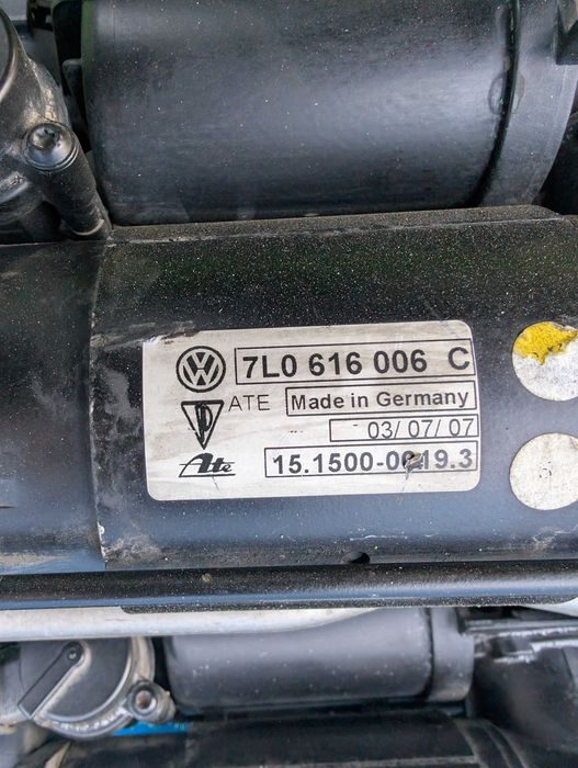 Компрессор пневмоподвески на Туарег / Volkswagen Touareg