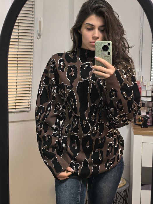 Пуловер на марката H&M