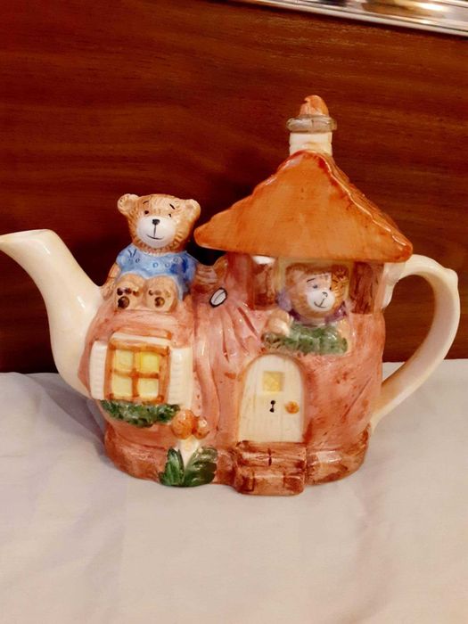 Два чайника "Къщата с мечета" и "Къщата с бухалите"