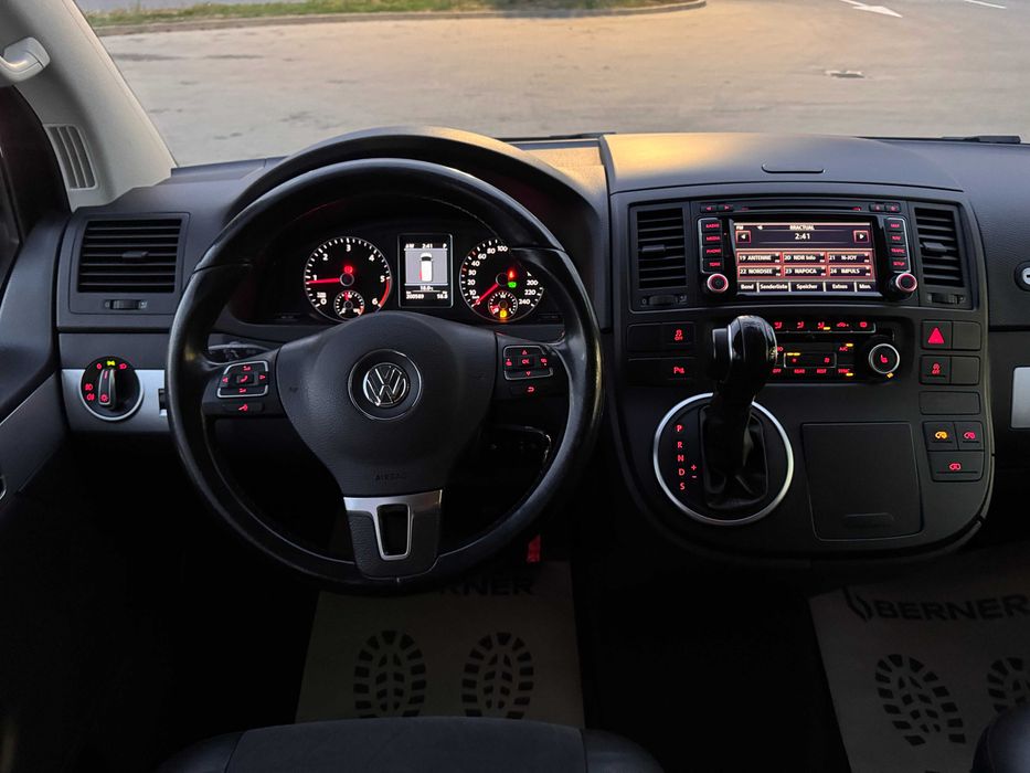 VW Multivan T5 HIGHLINE -AN 08/2013 -2.0 TDI–179 Cp DSG2 : 200.000 KM