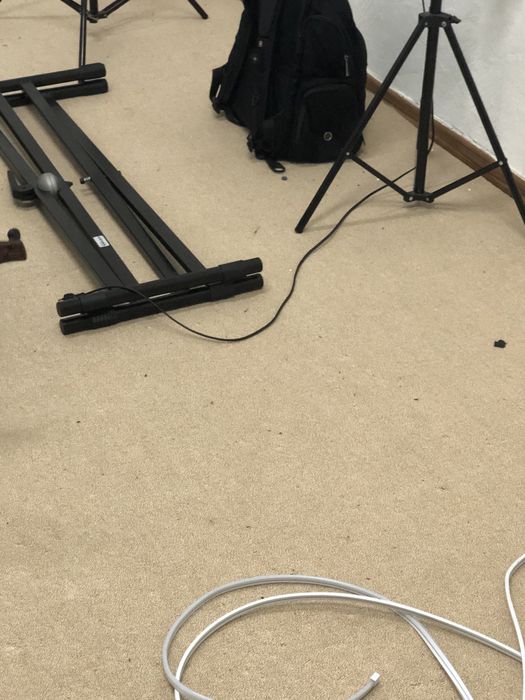 Продаю ковролан срочно