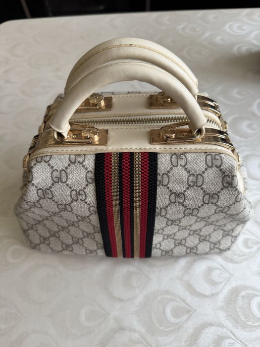 Продам  женские сумки