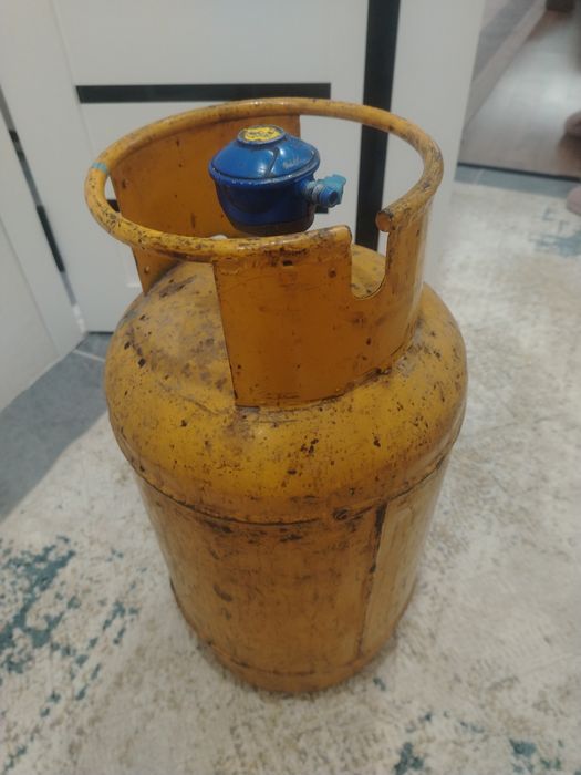 Продам жёлтый баллон с редуктором