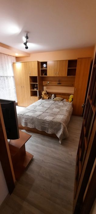 Ofer spre închiriere ap 3 camere