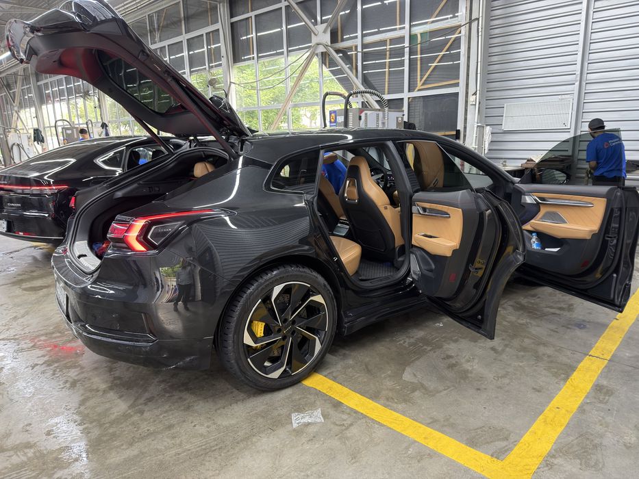 Zeekr 001 dual mator 3.8 s