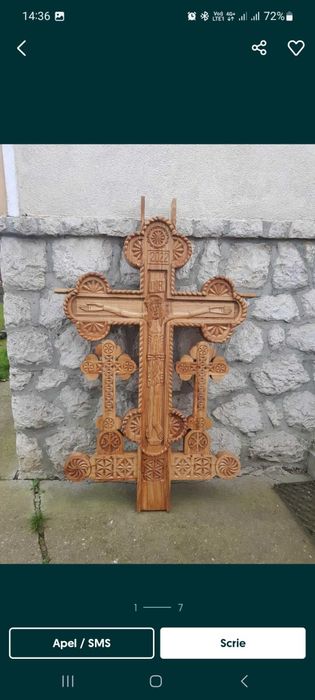Troițe sculptate manual