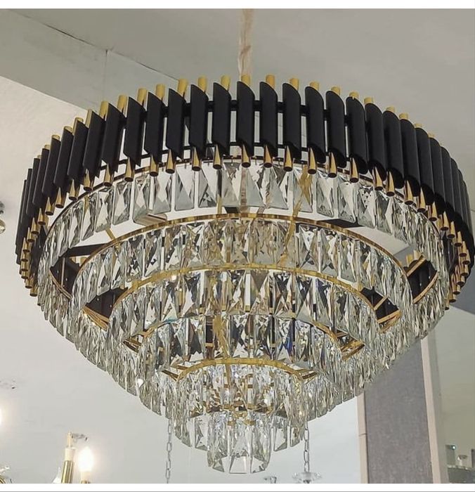 Продам люстру для зала