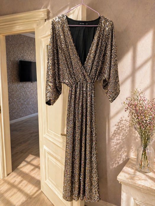 Продам вечерние платья