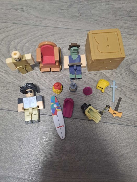 Figurine Roblox cu accesorii