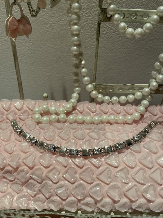 Елегантна и много нежна сребърна гривна