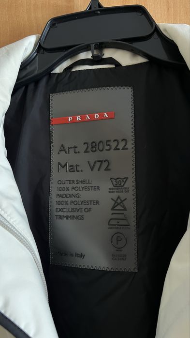Продам куртку PRADA оригинал винтажная