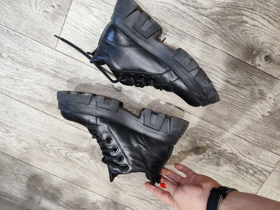 Продам ботинки осень -весна