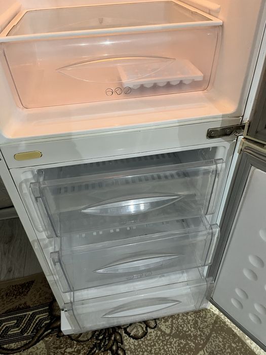 Срочно продается холодильник LG