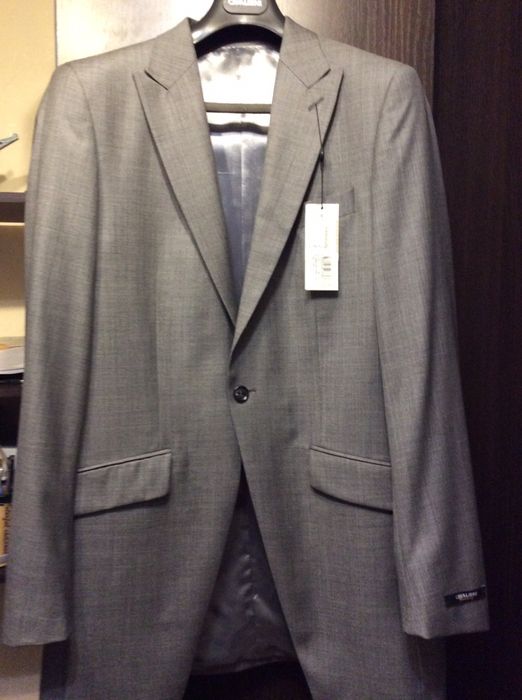 Абсолютно новый Сюртук( длинный стильный пиджак)