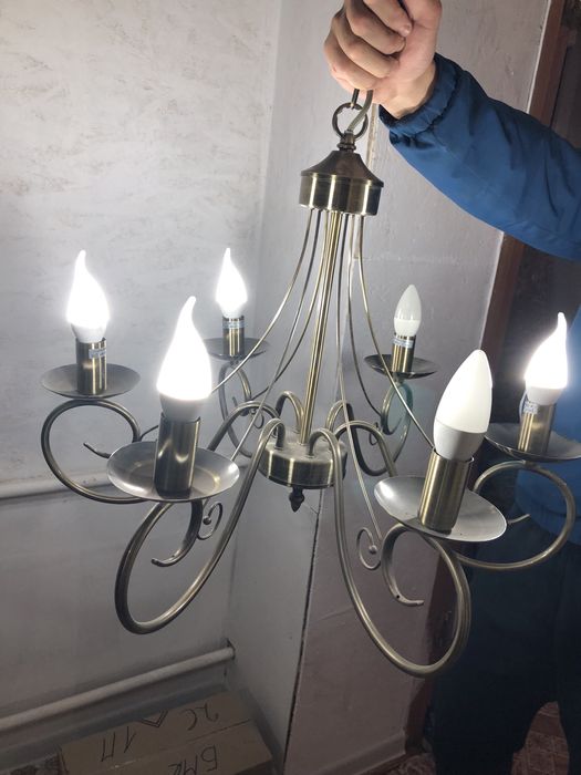 Люстра сатылады.