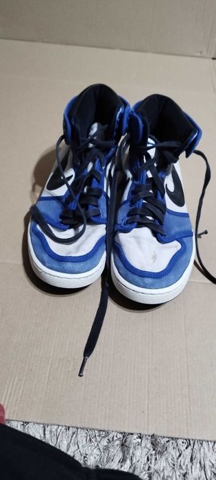 Продавам маратонки.