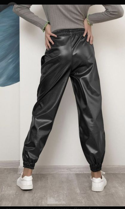 Джоггеры женские кожанные