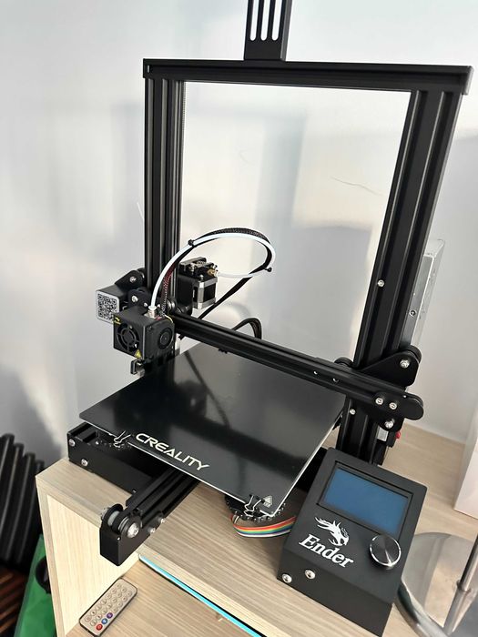 Creality Ender 3 3D printer + 3 role filament + upgrade-uri