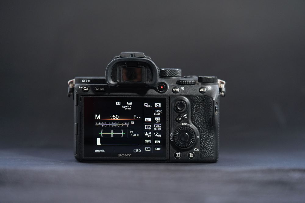 sony a7iii - в гаранция - професионален фотоапарат безогледален FE