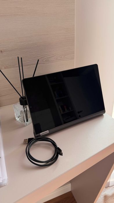 Lenovo Yoga Smart Tab