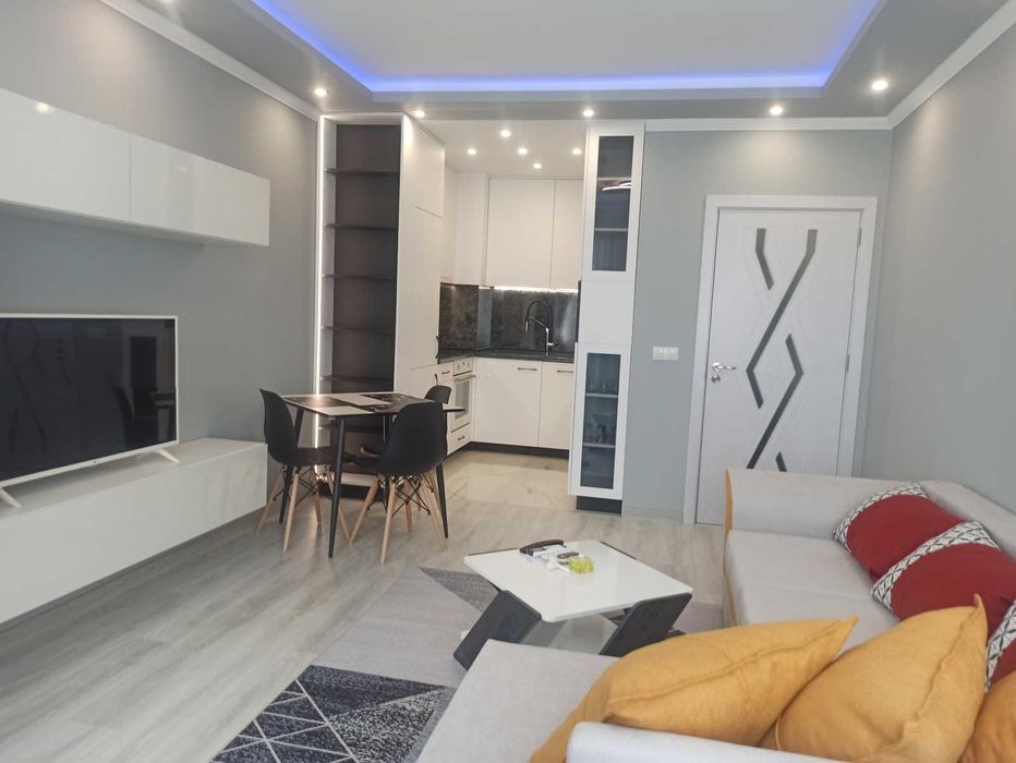 Дава се под наем Тристаен апартамент в София, Дървеница - 80 кв.м за 390 € - Снимка #2